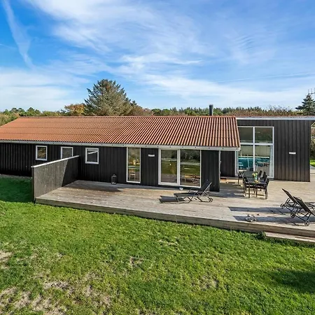 Holiday home In With Kitchen *