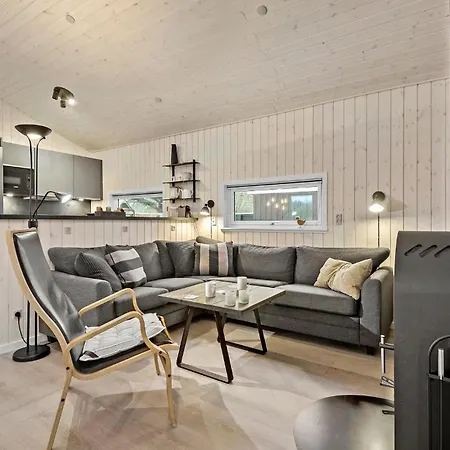 Holiday home In With Kitchen *
